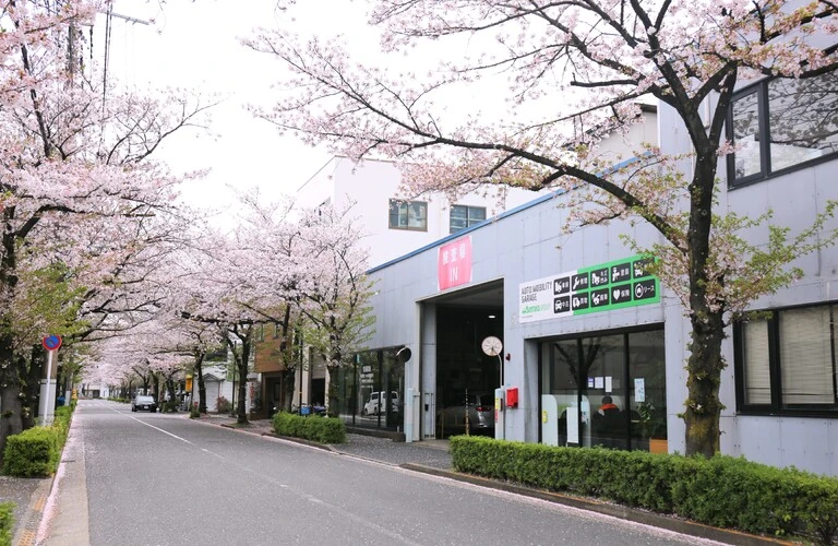 高橋自動車の工場案内ツアー